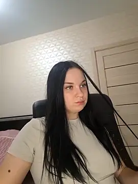 Snapshot of VoxxAura chatting on December 4, 2025, 7:00 pm VoxxAura online show from December 4, 2025, 7:00 pm