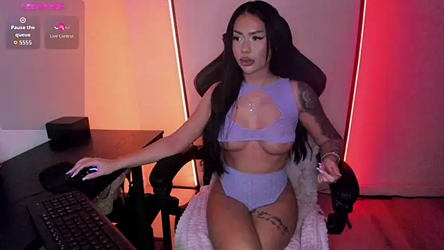 alisonrouge online show from December 18, 2025, 7:42 pm