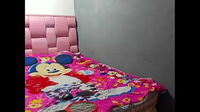 Snapshot of patrickMilena chatting on June 19, 2026, 1:43 am patrickMilena online show from June 19, 2026, 1:43 am