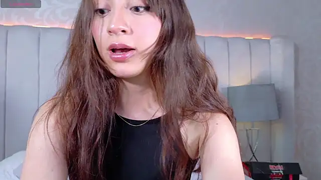 LuluBeerry online show from October 2, 2025, 6:37 pm