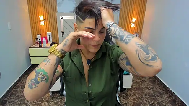 KAROLLJONES1 online show from February 3, 2026, 7:52 pm