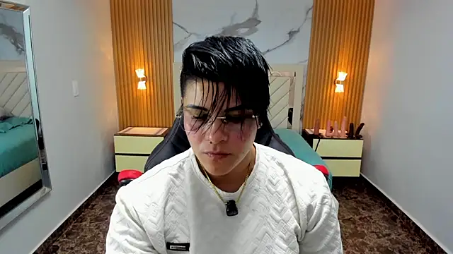 KAROLLJONES1 online show from March 30, 2026, 7:26 pm