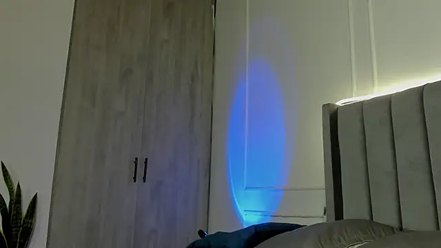 Snapshot of Ice_Princess_ chatting on October 28, 2025, 12:52 pm Ice Princess online show from October 28, 2025, 12:52 pm