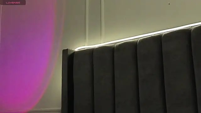 Snapshot of Ice_Princess_ chatting on November 14, 2025, 4:38 pm Ice Princess online show from November 14, 2025, 4:38 pm