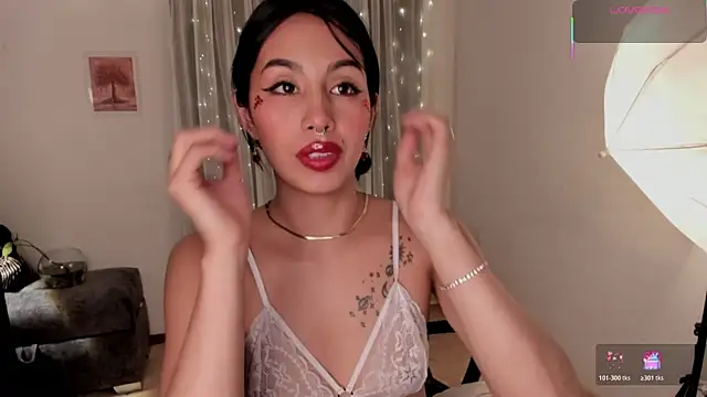 Snapshot of Miss_Charlottet chatting on November 17, 2025, 11:54 pm Miss Charlottet online show from November 17, 2025, 11:54 pm