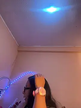 Snapshot of princesaliay chatting on February 16, 2026, 10:17 pm princesaliay online show from February 16, 2026, 10:17 pm