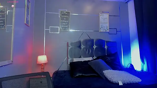 Snapshot of Room_69x chatting on October 18, 2025, 3:20 am Room 69x online show from October 18, 2025, 3:20 am