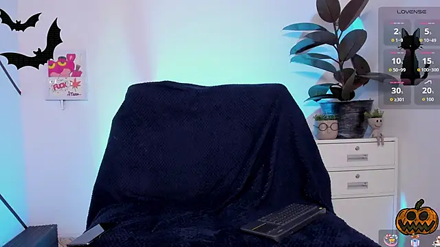 Snapshot of Room_69x chatting on October 24, 2025, 3:47 am Room 69x online show from October 24, 2025, 3:47 am