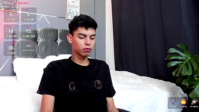 Snapshot of Room_69x chatting on November 9, 2025, 8:07 pm Room 69x online show from November 9, 2025, 8:07 pm