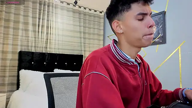 Snapshot of Room_69x chatting on November 16, 2025, 2:50 am Room 69x online show from November 16, 2025, 2:50 am