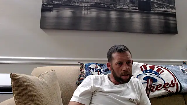 JM71325 online show from May 13, 2026, 3:48 am