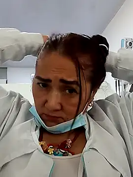 linda luna29 online show from September 27, 2025, 3:06 pm