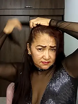 linda luna29 online show from December 14, 2025, 7:36 am