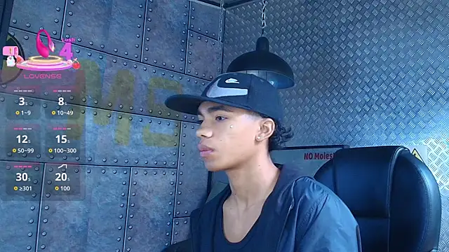 AlanCutee online show from October 22, 2025, 12:16 pm