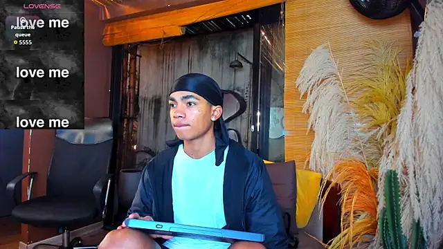 AlanCutee online show from January 8, 2026, 11:23 am