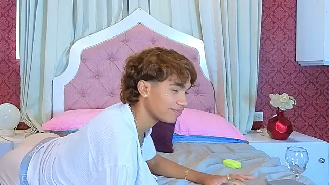 AlanCutee online show from May 31, 2026, 6:09 pm