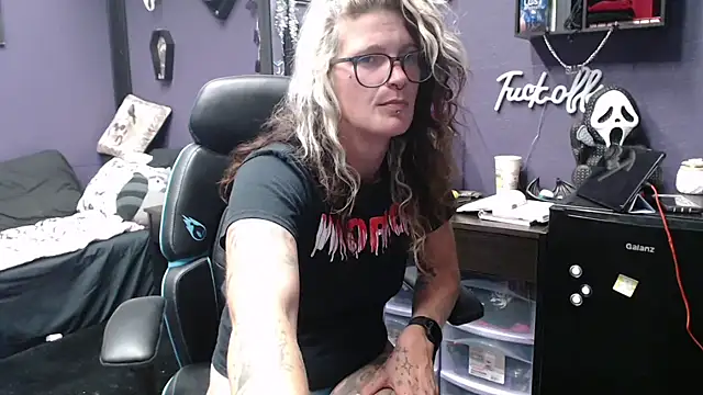 oddywithabody online show from October 11, 2025, 6:45 am