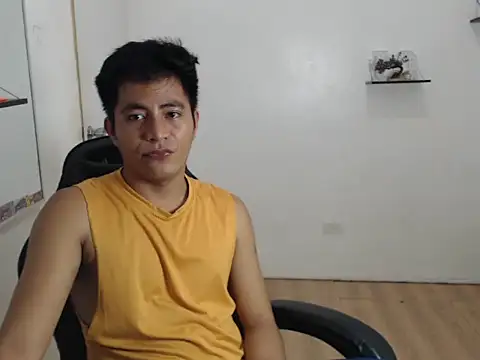 Snapshot of Lloyd_wintours chatting on December 22, 2025, 7:55 pm Lloyd wintours online show from December 22, 2025, 7:55 pm