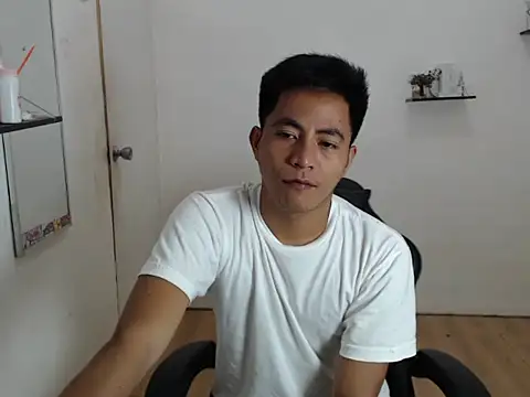 Snapshot of Lloyd_wintours chatting on January 8, 2026, 10:01 pm Lloyd wintours online show from January 8, 2026, 10:01 pm