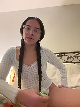 Snapshot of vixxnovalee chatting on February 18, 2026, 7:15 am vixxnovalee online show from February 18, 2026, 7:15 am