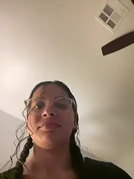 Snapshot of vixxnovalee chatting on February 27, 2026, 10:04 am vixxnovalee online show from February 27, 2026, 10:04 am