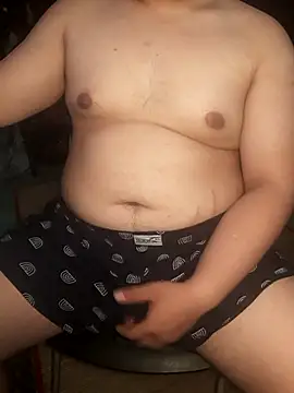 Snapshot of MinhTuan2002 chatting on November 1, 2025, 1:07 am MinhTuan2002 online show from November 1, 2025, 1:07 am