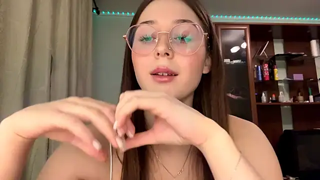 Snapshot of Adel_strongwoman chatting on December 13, 2025, 7:53 pm Adel strongwoman online show from December 13, 2025, 7:53 pm