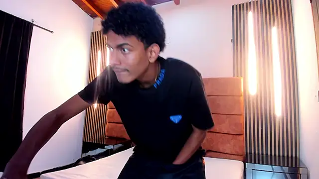 Snapshot of FYKMOR_1 chatting on October 20, 2025, 3:51 am FYKMOR 1 online show from October 20, 2025, 3:51 am