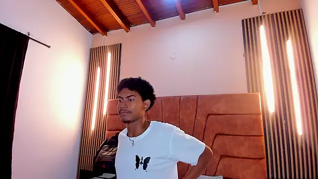 Snapshot of FYKMOR_1 chatting on October 28, 2025, 3:54 am FYKMOR 1 online show from October 28, 2025, 3:54 am