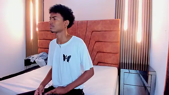 Snapshot of FYKMOR_1 chatting on October 29, 2025, 3:53 am FYKMOR 1 online show from October 29, 2025, 3:53 am