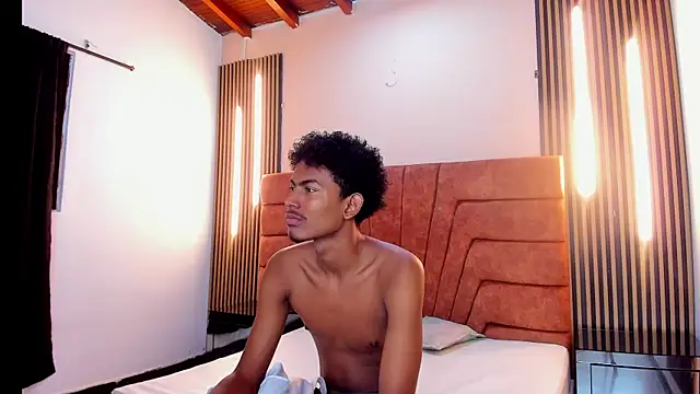 Snapshot of FYKMOR_1 chatting on November 10, 2025, 4:00 am FYKMOR 1 online show from November 10, 2025, 4:00 am