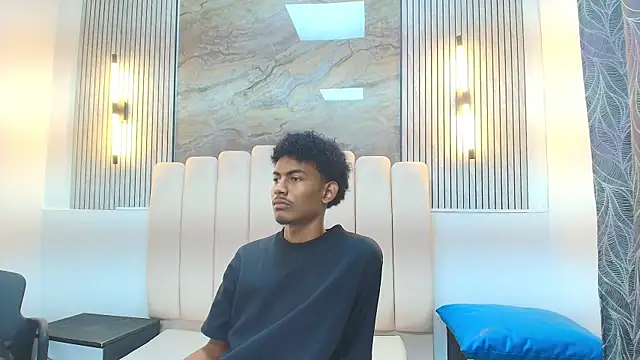 Snapshot of FYKMOR_1 chatting on November 20, 2025, 8:08 pm FYKMOR 1 online show from November 20, 2025, 8:08 pm