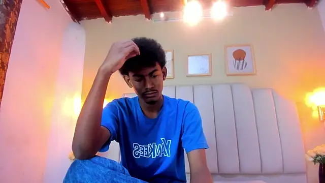 Snapshot of FYKMOR_1 chatting on November 29, 2025, 8:01 pm FYKMOR 1 online show from November 29, 2025, 8:01 pm