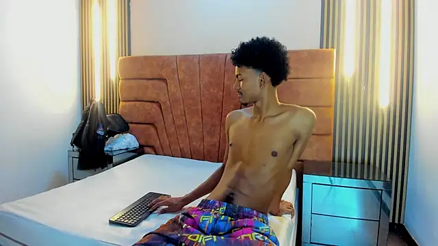 Snapshot of FYKMOR_1 chatting on December 15, 2025, 8:13 pm FYKMOR 1 online show from December 15, 2025, 8:13 pm