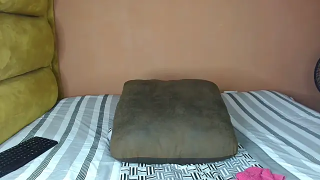 SexxyAddiict online show from February 15, 2026, 12:36 pm