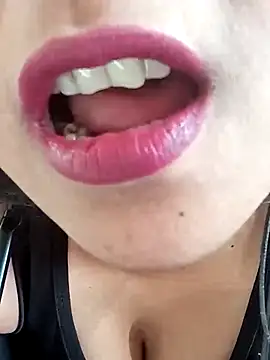 Snapshot of Queen_Kushi4 chatting on March 1, 2026, 10:39 am Queen Kushi4 online show from March 1, 2026, 10:39 am