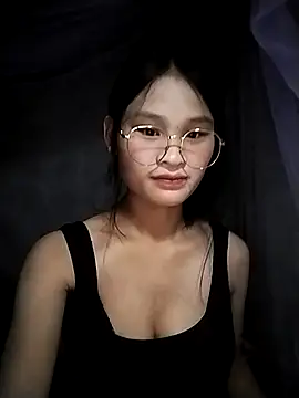 saronla 03 online show from November 10, 2025, 4:17 pm