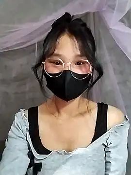 saronla 03 online show from December 13, 2025, 8:04 pm