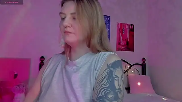 Snapshot of Ruby_Al1en chatting on January 17, 2026, 1:21 am Ruby Al1en online show from January 17, 2026, 1:21 am