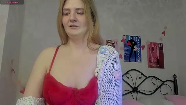 Snapshot of Ruby_Al1en chatting on February 19, 2026, 1:23 am Ruby Al1en online show from February 19, 2026, 1:23 am