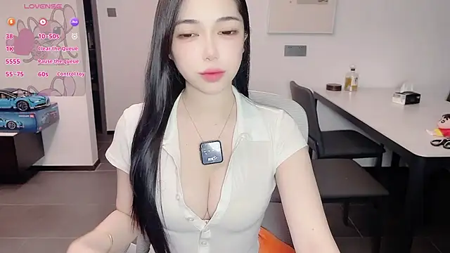 Snapshot of Scarlett-bb chatting on October 19, 2025, 8:42 pm Scarlett-bb online show from October 19, 2025, 8:42 pm