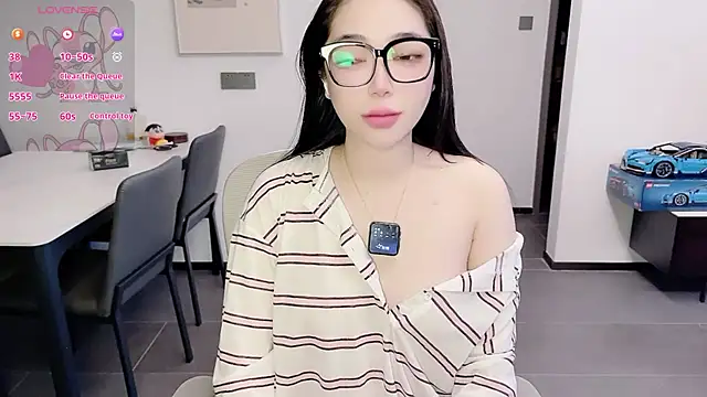 Snapshot of Scarlett-bb chatting on November 5, 2025, 11:05 pm Scarlett-bb online show from November 5, 2025, 11:05 pm