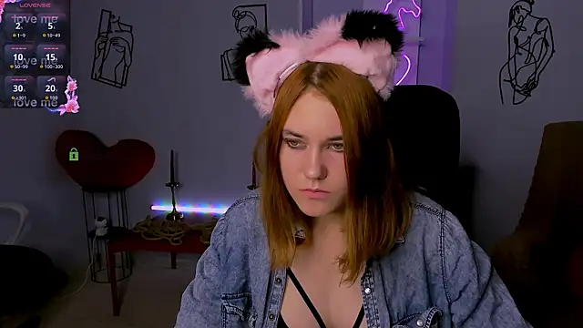 violett moons online show from September 12, 2025, 8:42 pm