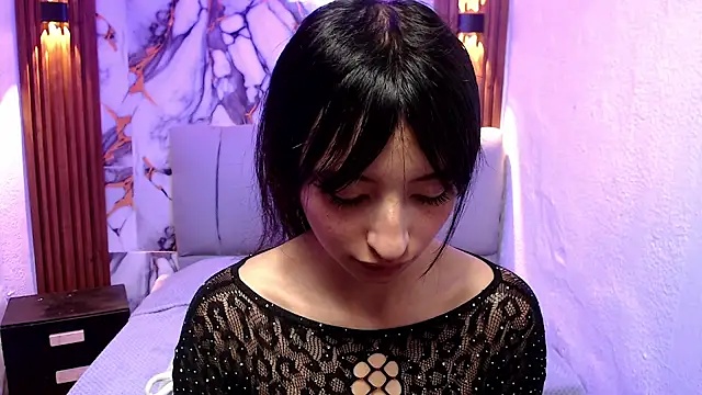 alaia blue online show from October 14, 2025, 1:23 pm