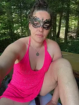 Nadja Noir online show from May 24, 2026, 11:15 am