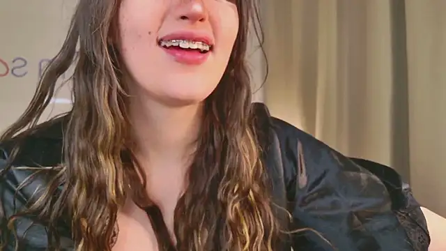 Snapshot of kamila_blush chatting on November 22, 2025, 11:59 pm kamila blush online show from November 22, 2025, 11:59 pm