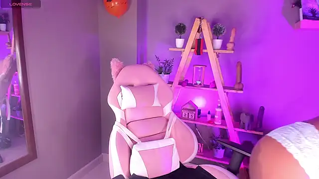 nyxmoonhells online show from November 14, 2025, 9:35 pm