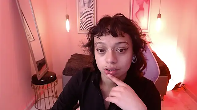 Snapshot of LadyWawy chatting on September 10, 2025, 1:11 pm LadyWawy online show from September 10, 2025, 1:11 pm