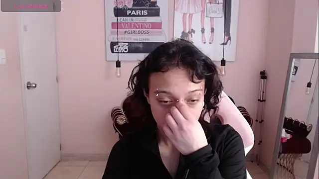 Snapshot of LadyWawy chatting on September 20, 2025, 2:40 pm LadyWawy online show from September 20, 2025, 2:40 pm