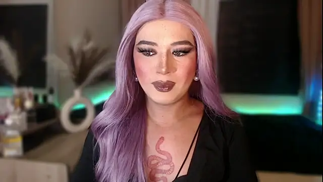 Snapshot of mslilly_croft chatting on February 5, 2026, 8:24 pm mslilly croft online show from February 5, 2026, 8:24 pm